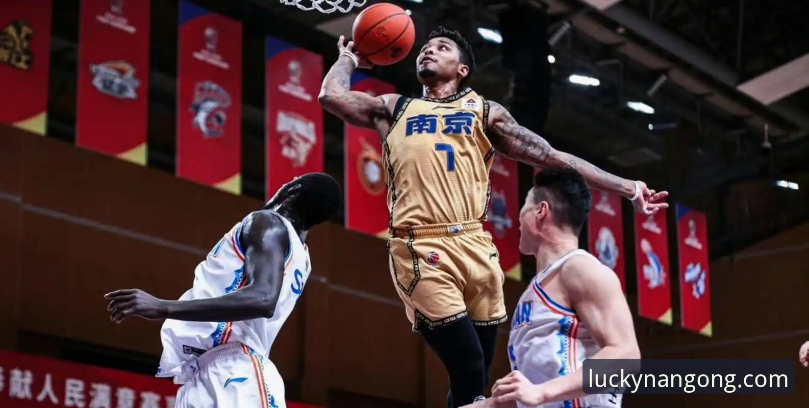 皮特森38分逆转北京，CBA赛事深度解析